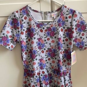 Retired LuLaRoe Amelia size small